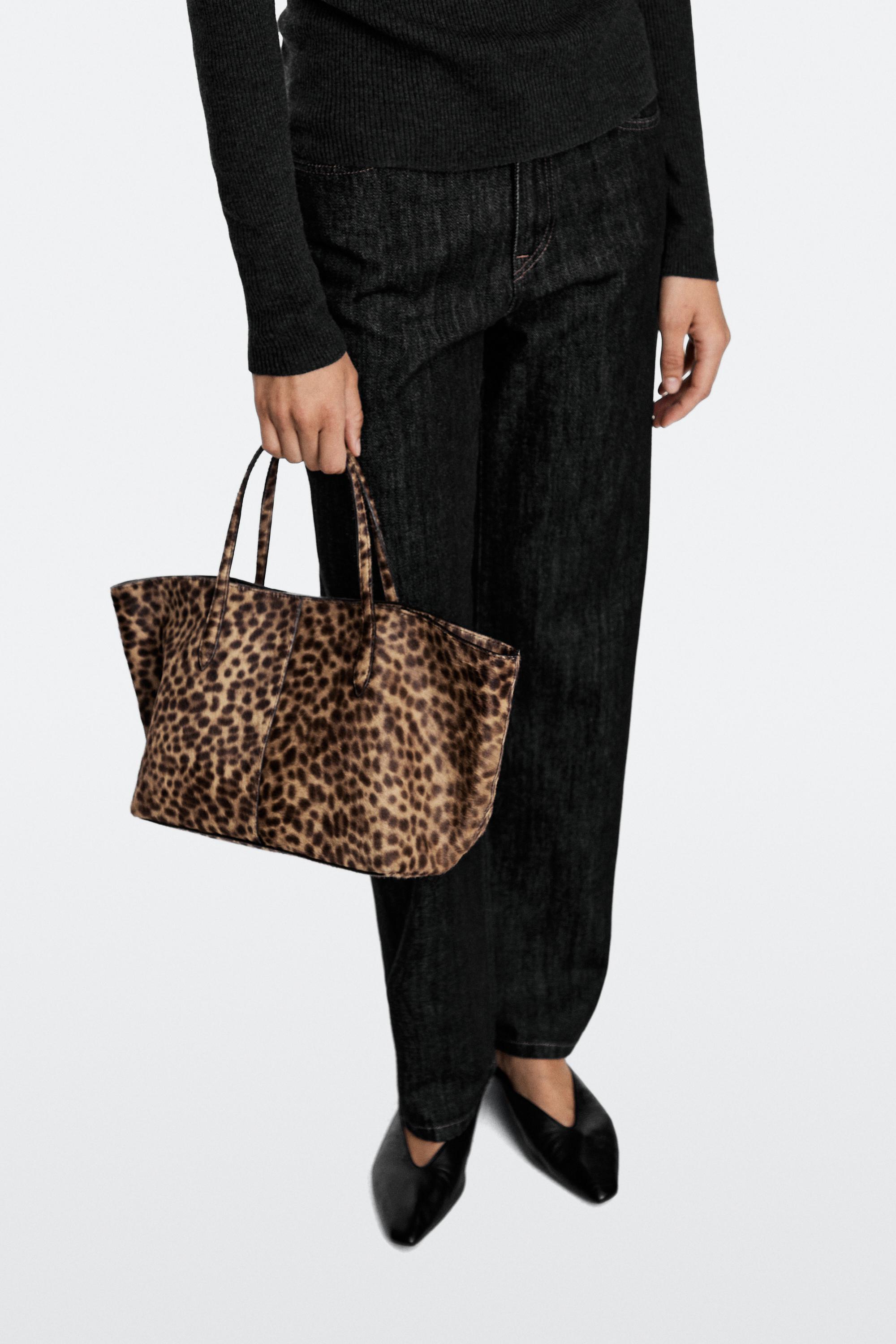 Medium leather tote bag with fur