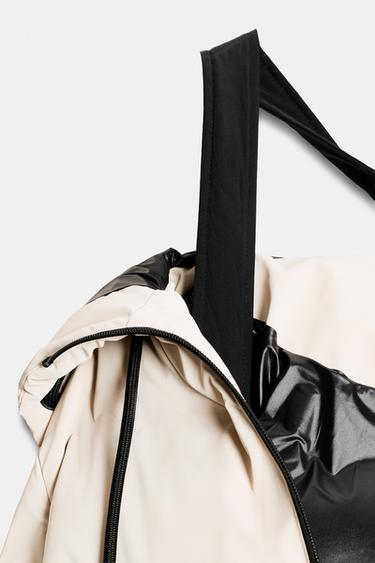 ANORAK LONG EFFET GOMME COUPE-VENT À CAPUCHE - Beige clair de Zara - Image 11