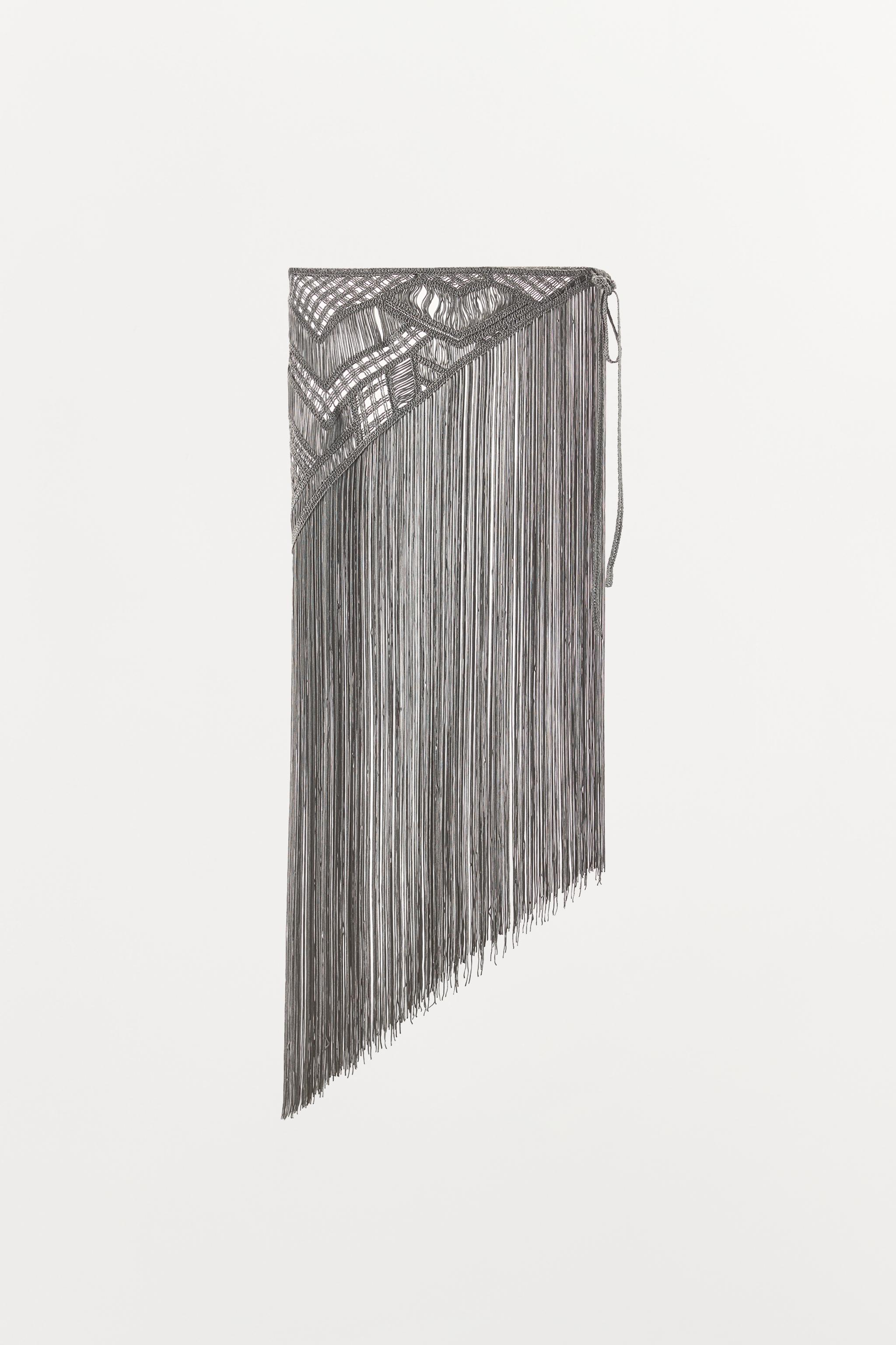FRINGED MULTIPOSITION CROCHET SCARF — Gray
