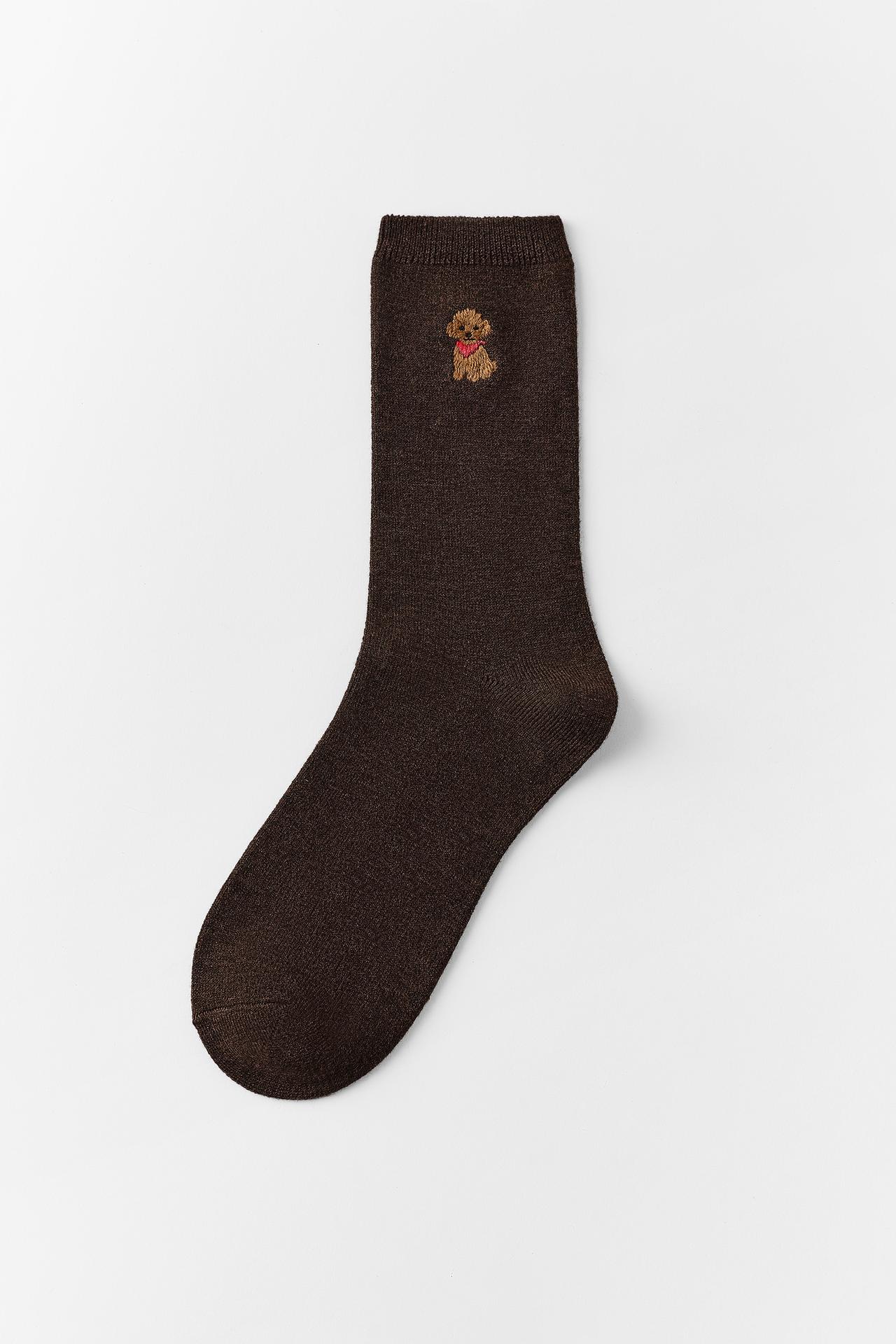 PLAIN SOCKS WITH DOG EMBROIDERY — Brown