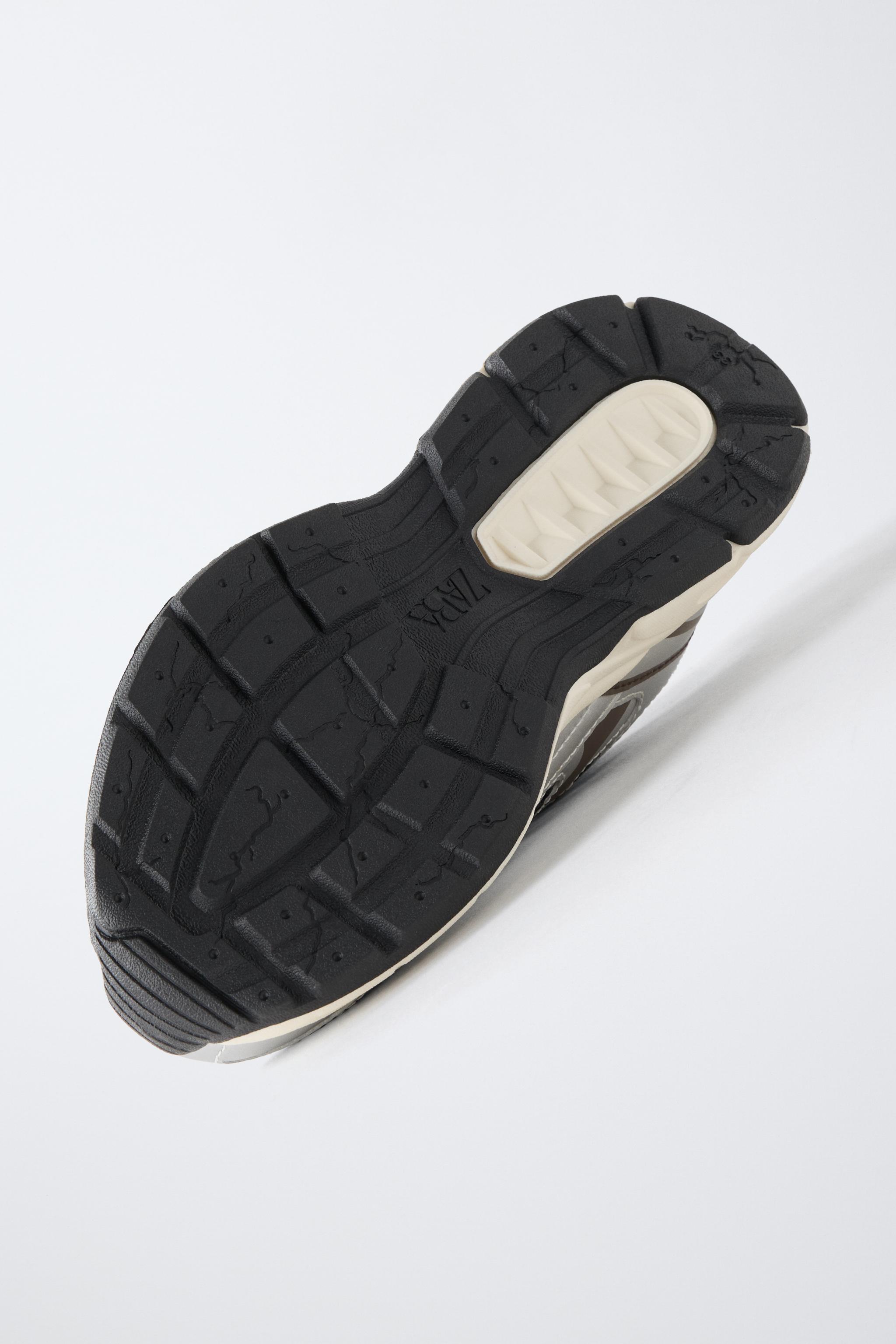 TECHNICAL MESH SNEAKERS
