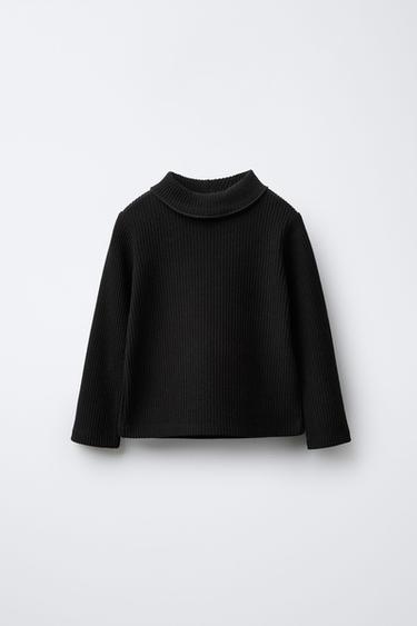 CAMISETA CANALÉ CUELLO VUELTO  - Negro de Zara