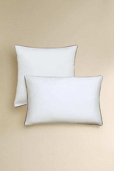 KOPFKISSENBEZUG AUS SATIN MIT BIESE - Schwarz von Zara