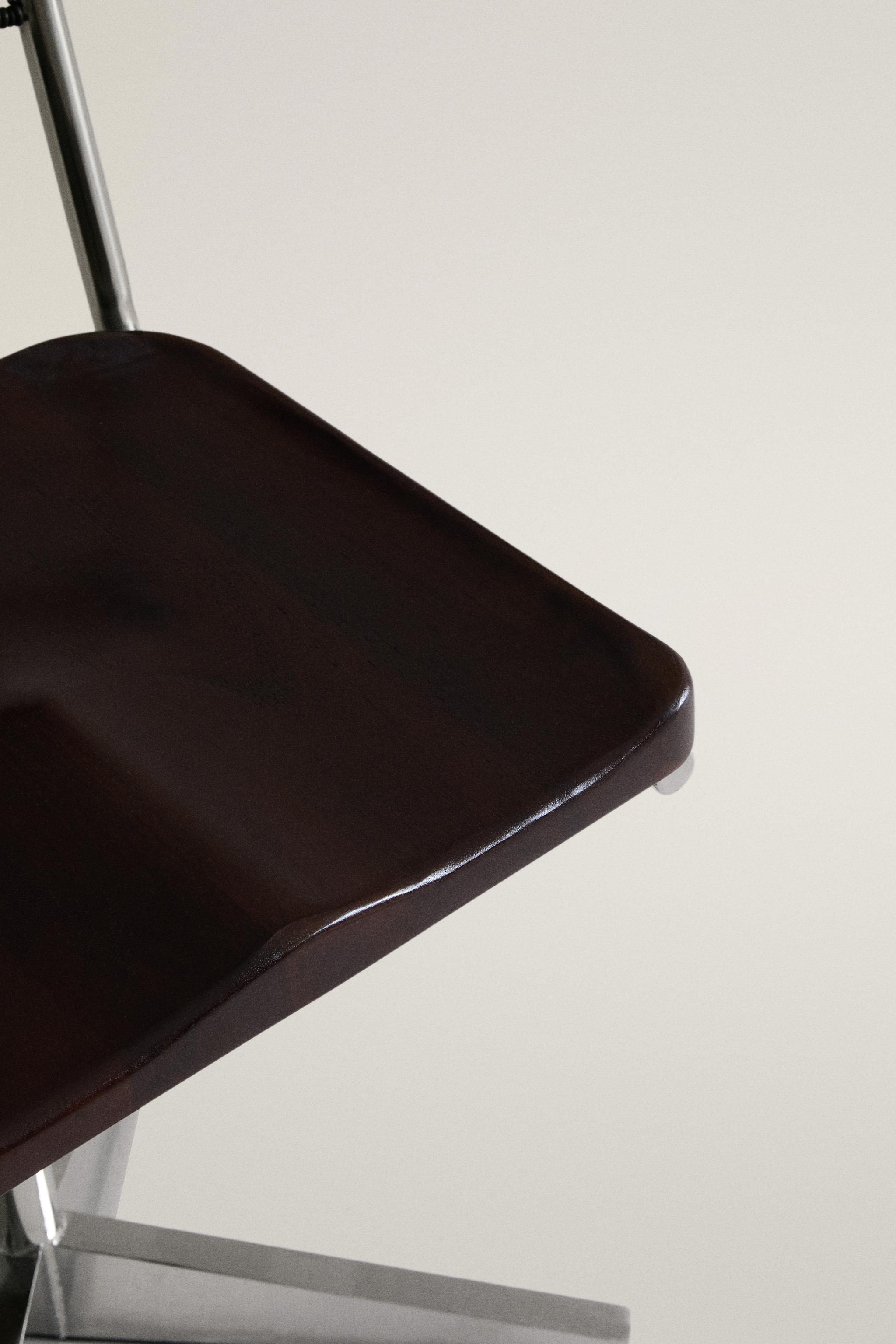 STAINLESS STEEL AND LEATHER CHAIR
