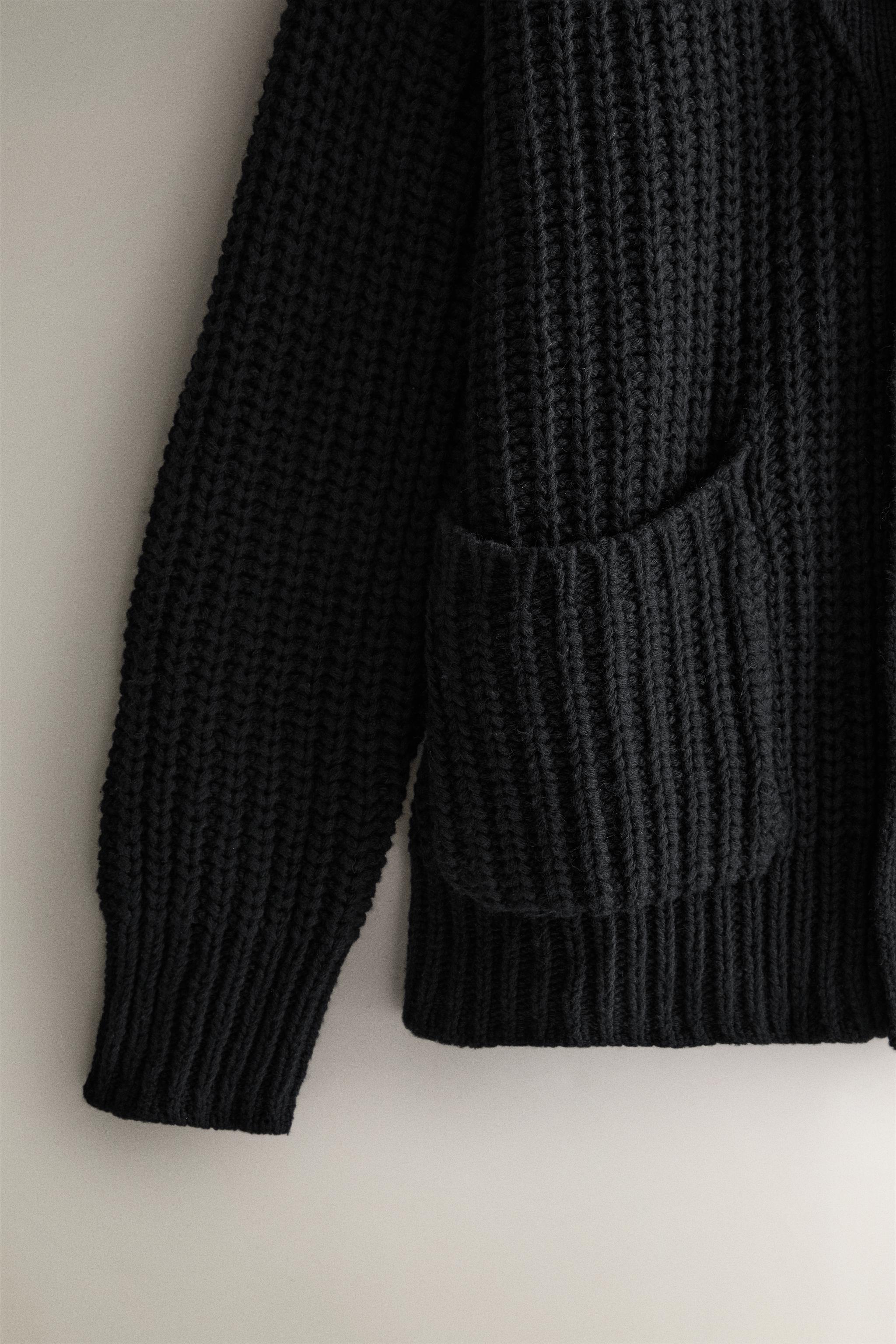 KNIT CARDIGAN