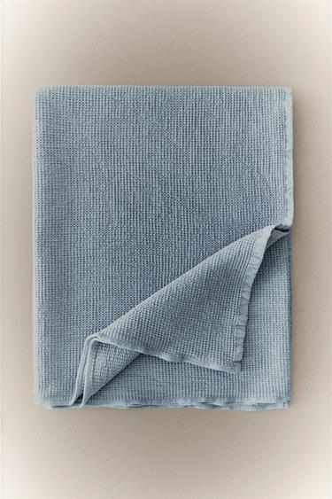 MINI WAFFLE BATH TOWEL - Light blue by Zara