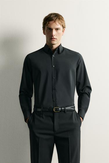 CAMISA REGULAR FIT - Negro de Zara