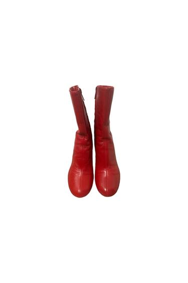 HEELED LEATHER ANKLE BOOTS