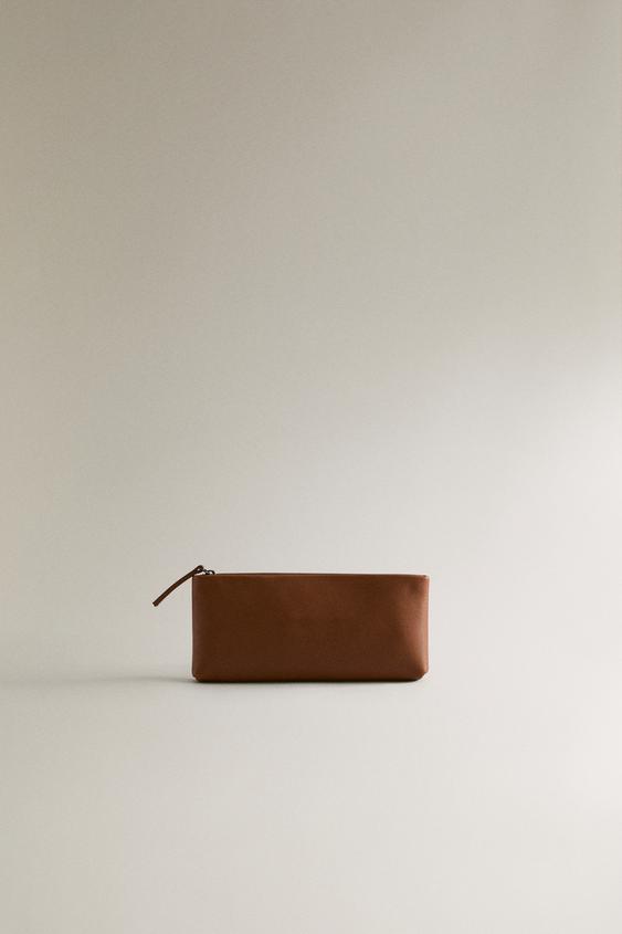 LEATHER CASE - بني الخاص بـ Zara - صورة 0