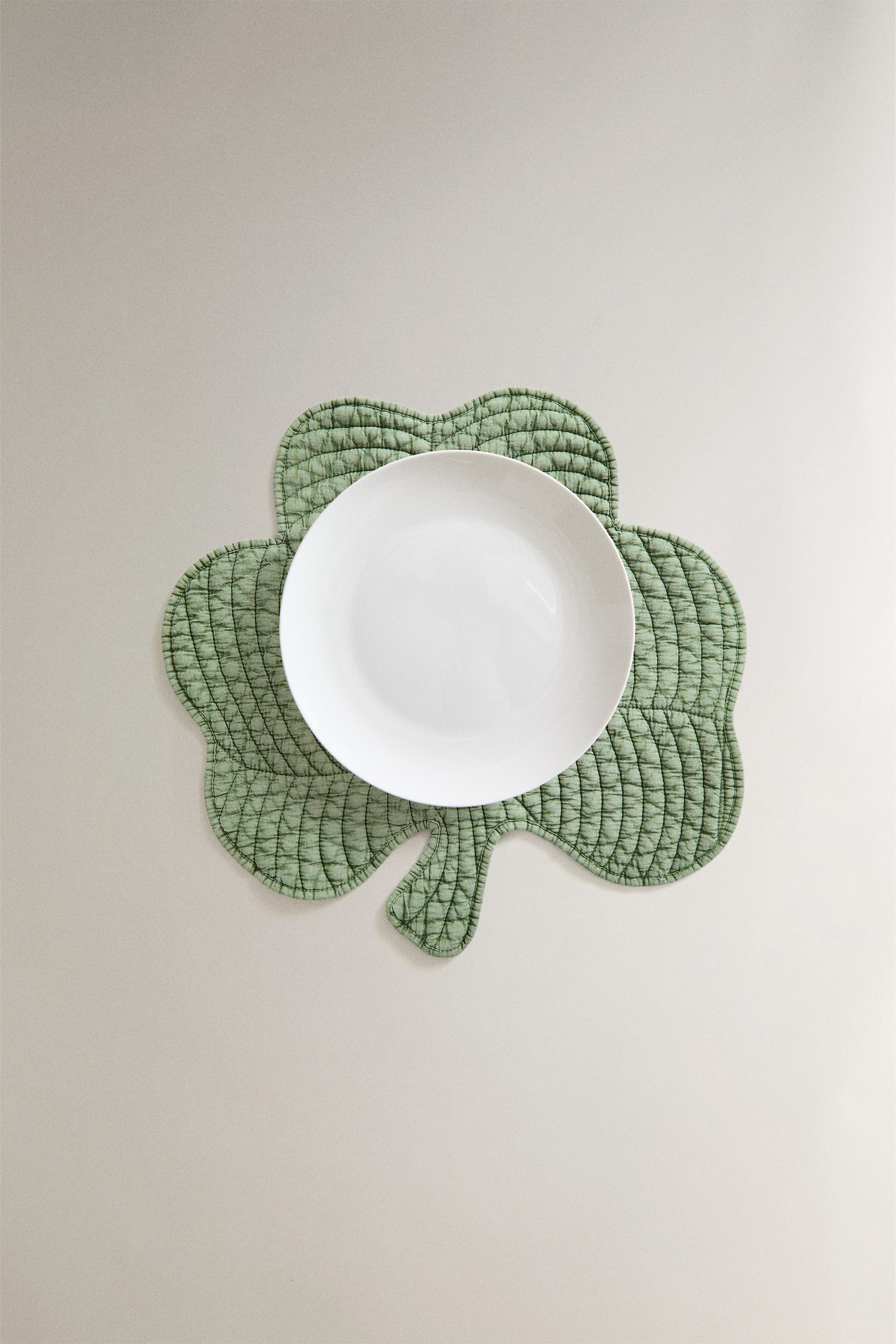SET DE TABLE MATELASSÉ TRÈFLE
