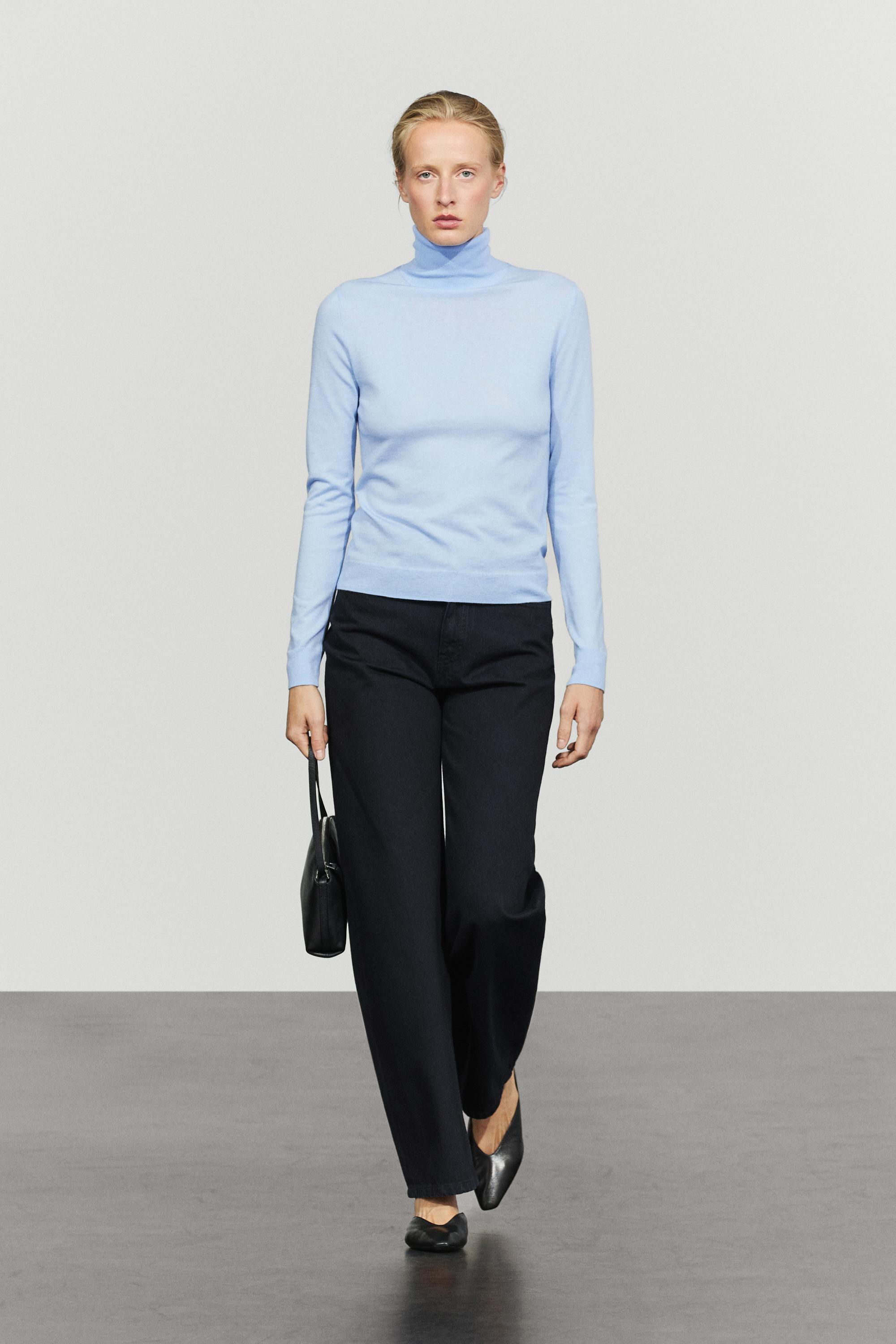 Wool-blend turtleneck knit sweater — Sky blue