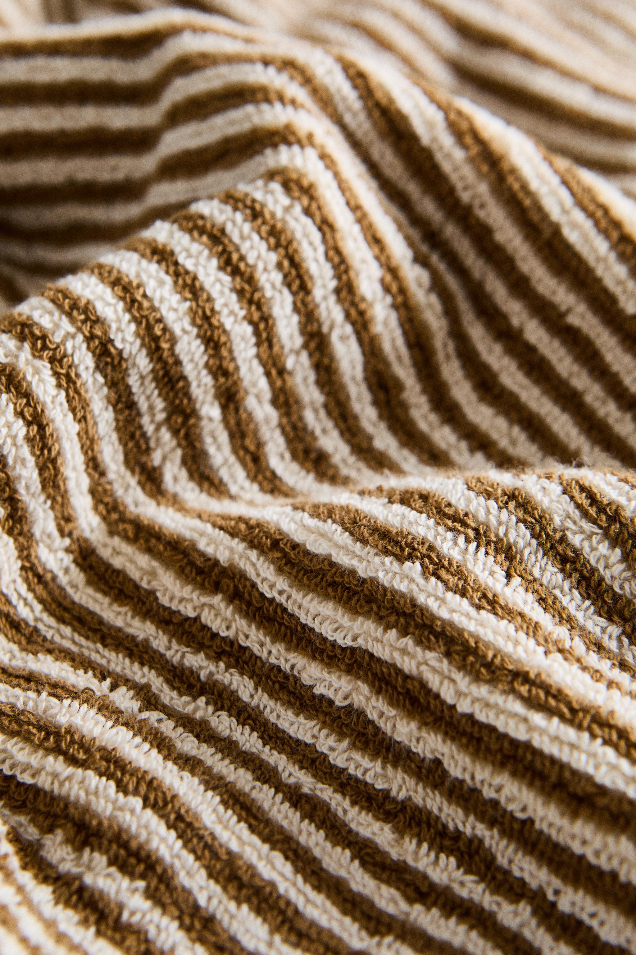 STRIPED BATH TOWEL