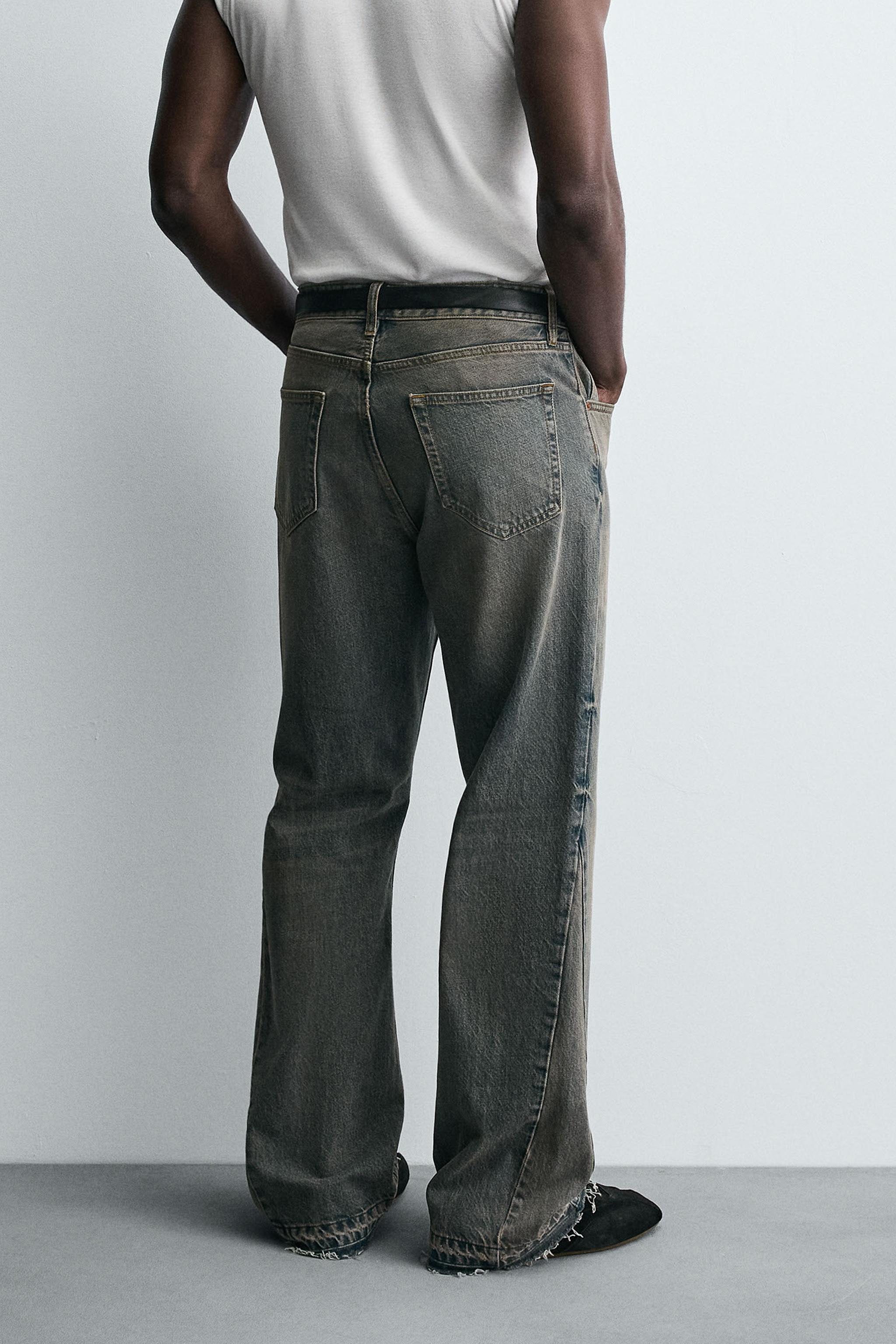 FLARE FIT JEANS