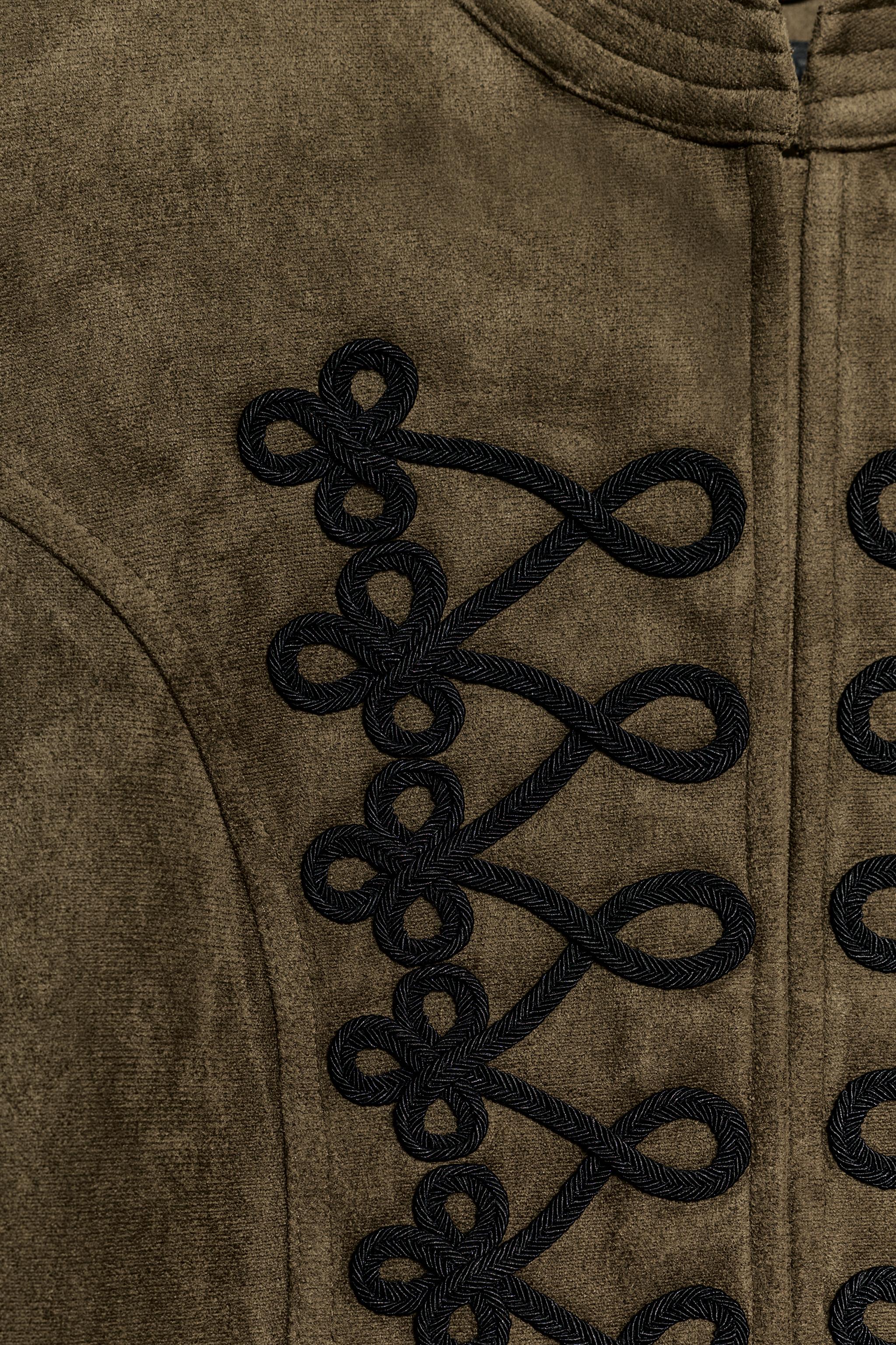 Женские куртки Zara FAUX SUEDE FROG FASTENING JACKET — фото 7