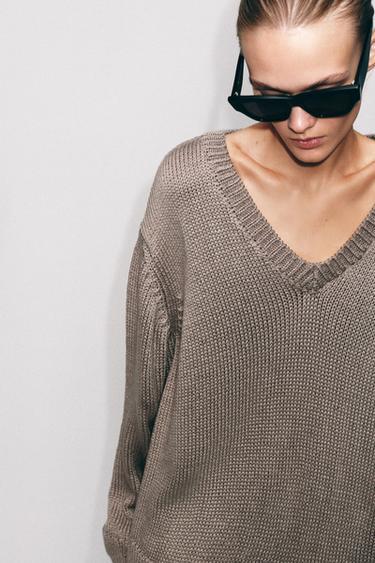 PULL EN GROSSE MAILLE COL EN V - Gris taupe de Zara - Image 2