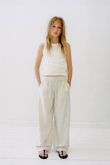 PANTALON À JAMBES LARGES EFFET FROISSÉ - Beige clair de Zara
