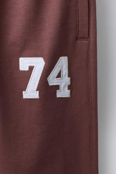 PANTALON DE JOGGING NUMÉRO BRODÉ - Bordeaux de Zara - Image 3