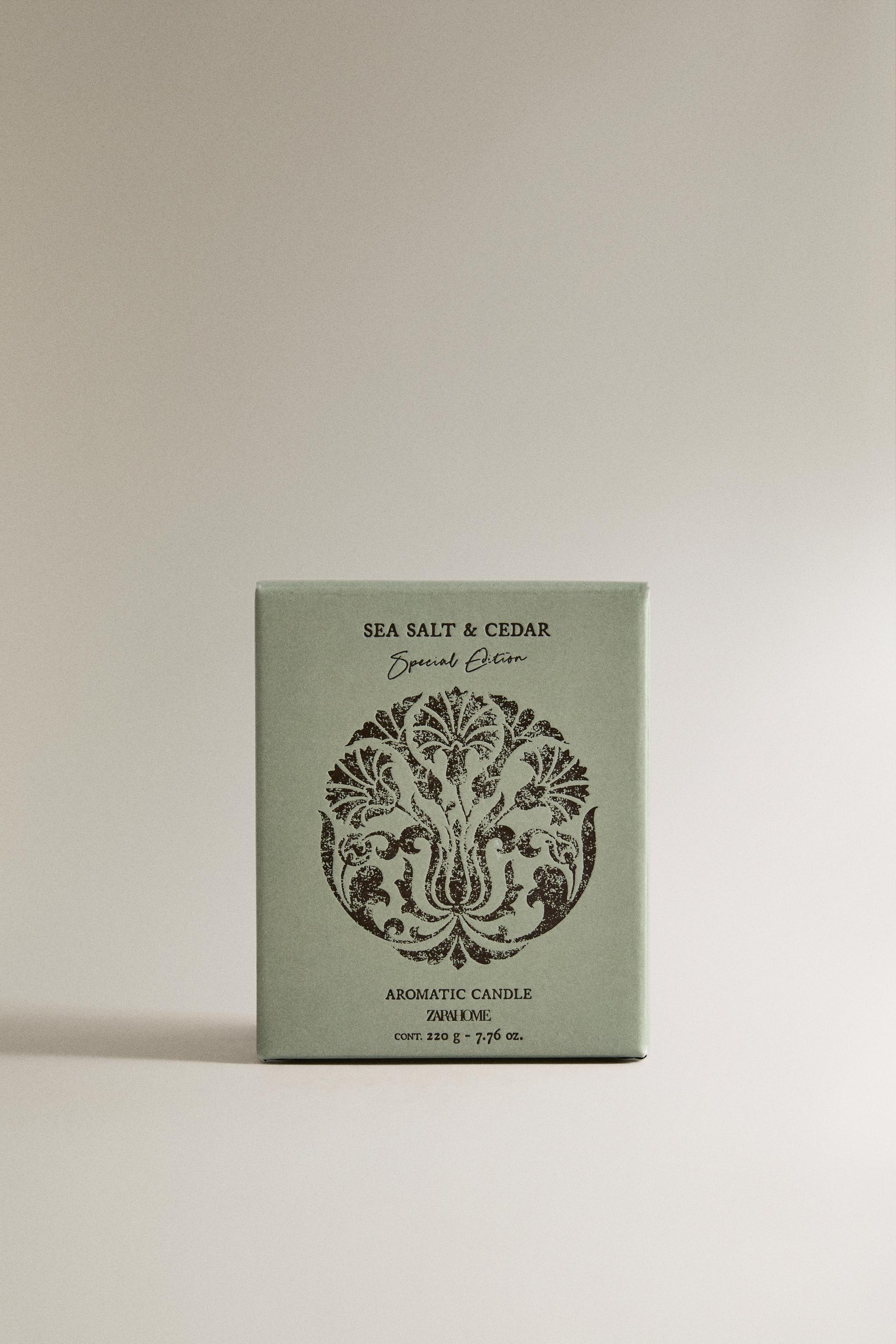 (220 G) SEA SALT & CEDAR SCENTED CANDLE