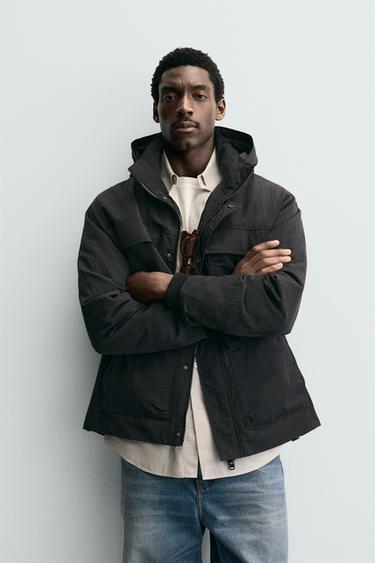 معطف باركا تقني بجيوب - فحمي الخاص بـ Zara