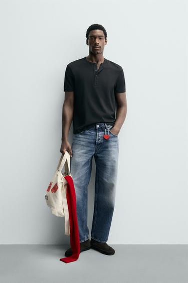 ФУТБОЛКА С ВОРОТНИКОМ НА ПУГОВИЦАХ — ЧЕРНЫЙ от Zara