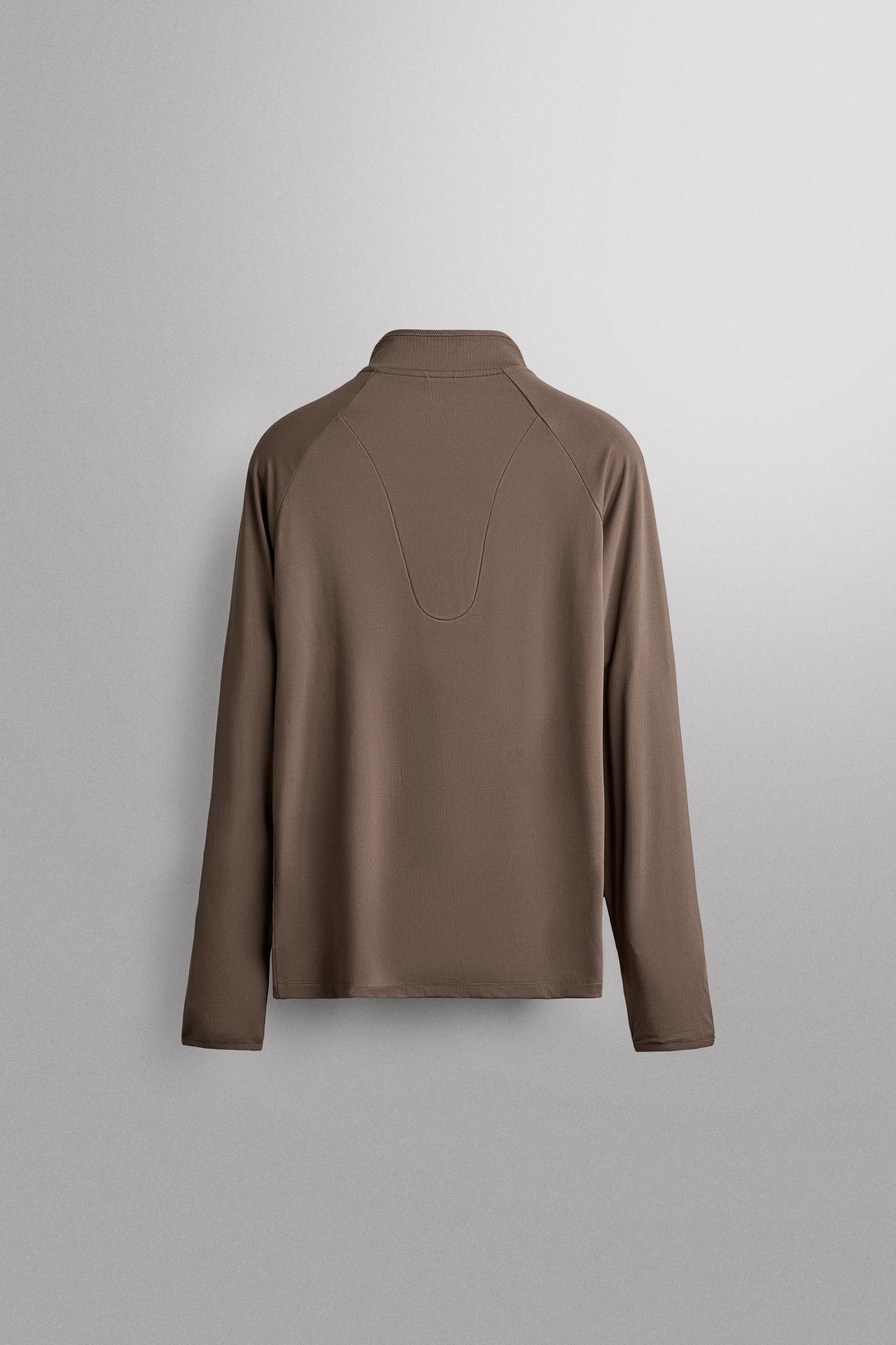 TECHNICAL QUARTER-ZIP T-SHIRT — Brown