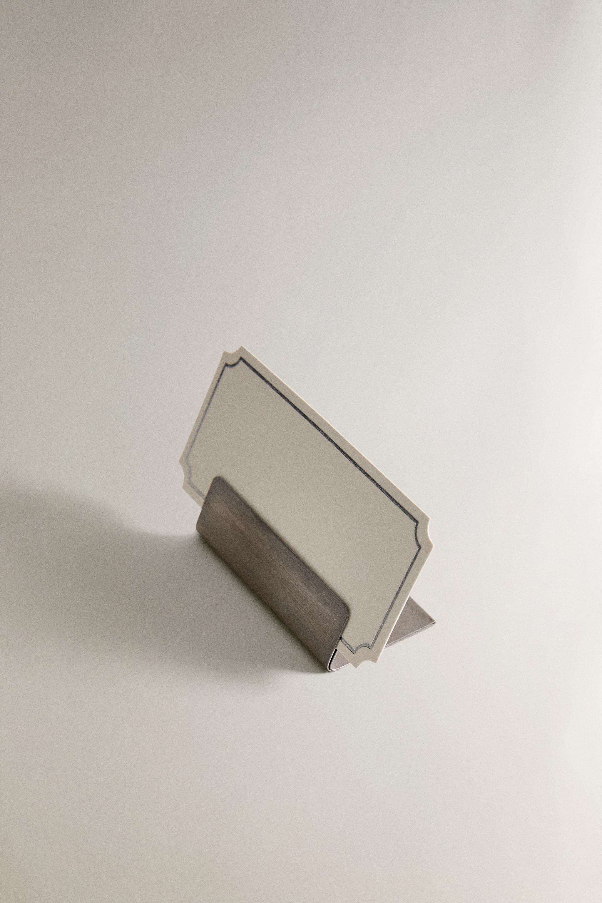 LOT DE MARQUE-PLACES ET CARTES EN MÉTAL