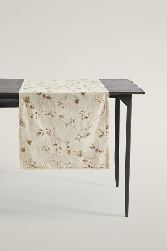 CAMINO DE MESA PRINT FLORAL Y PUNTILLA - Beige de Zara - Imagen 0