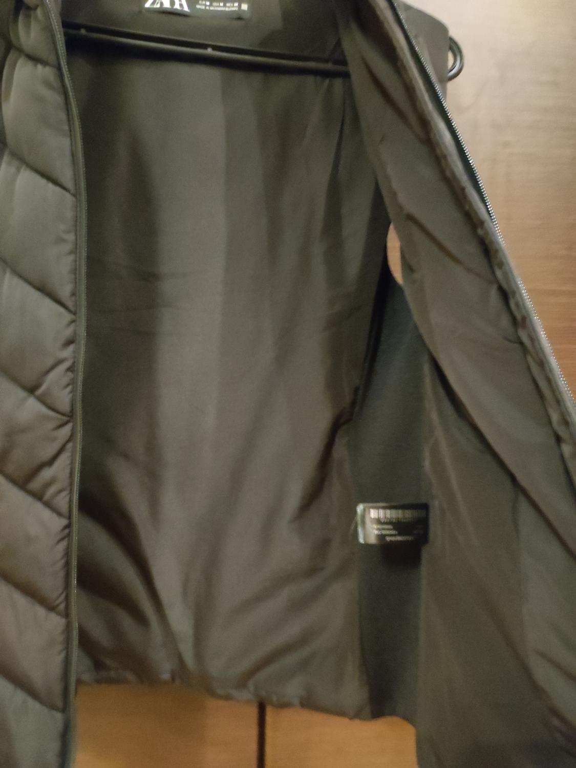 FITTED PUFFER GILET WITH HOOD - Image 8