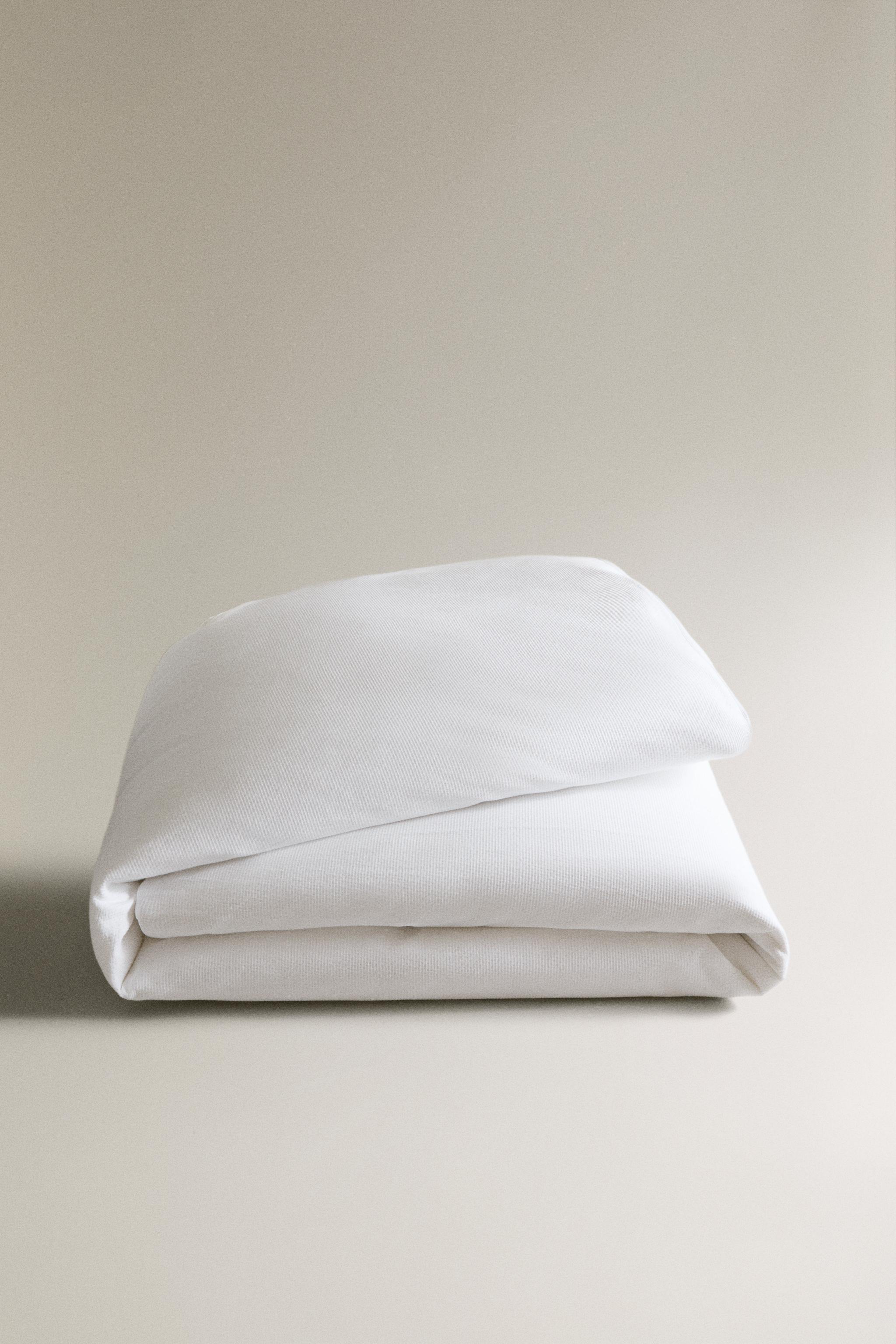 STRIPED TEXTURED BEDSPREAD