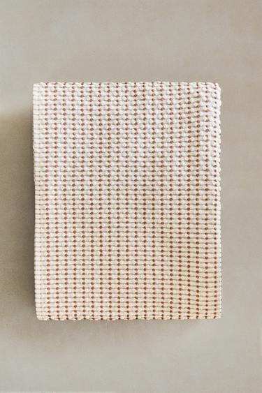 TEXTURED COTTON BATH TOWEL - Dusty pink by Zara