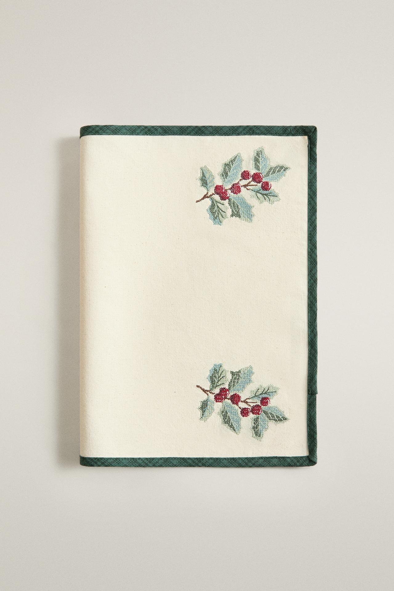 EMBROIDERED CHRISTMAS PLACEMAT — Green