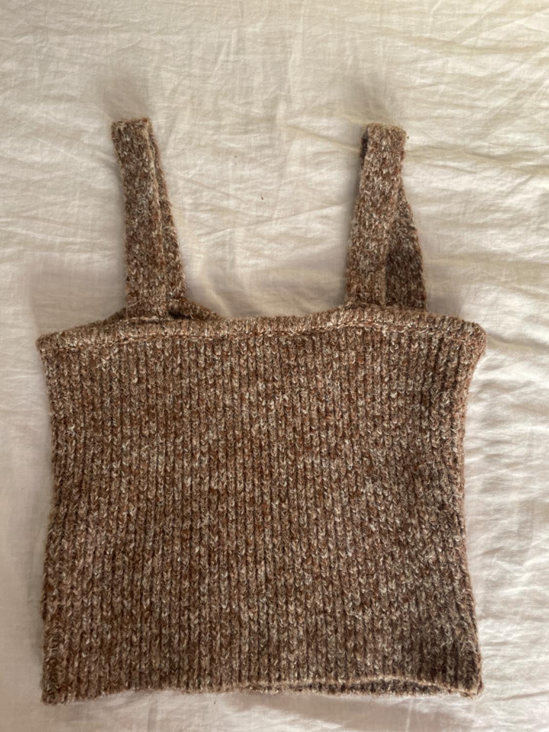 TWISTED KNIT CROP TOP - Image 2