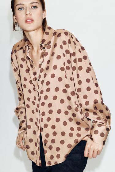 CAMISA SATINADA LUNARES - Beige-marro de Zara