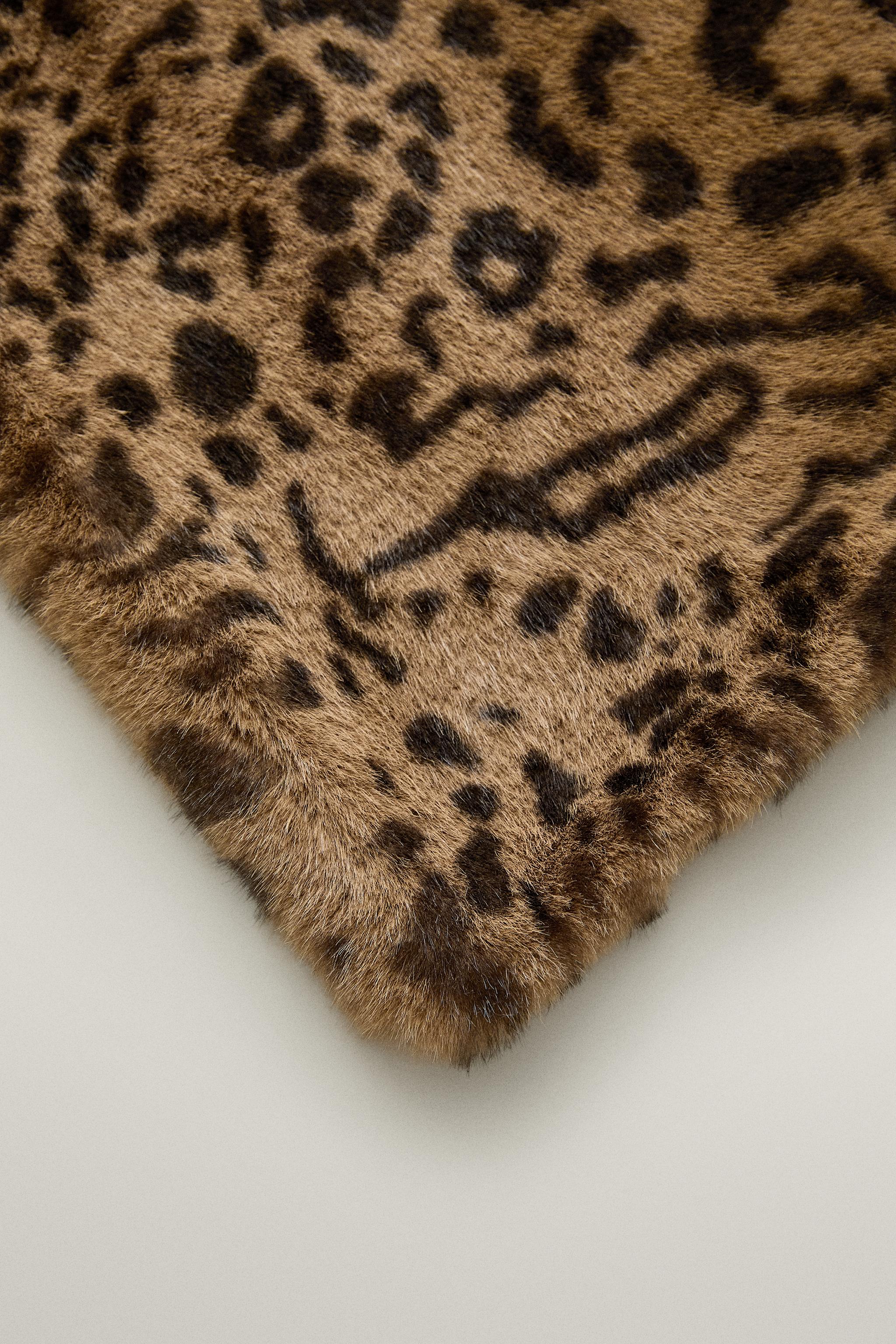 ANIMAL PRINT FUR BLANKET