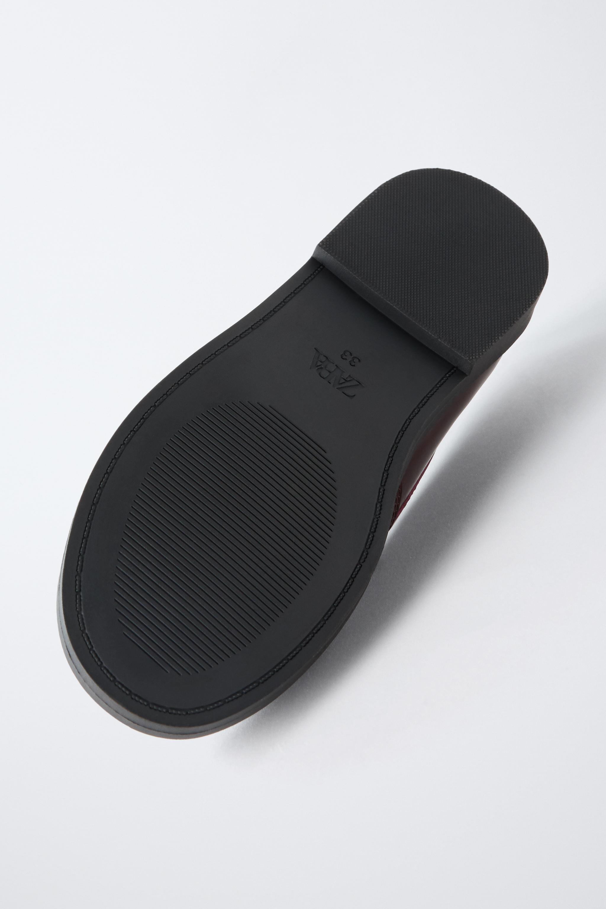 LEATHER LOAFERS