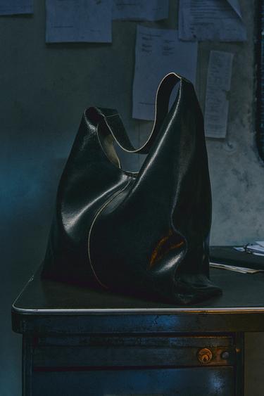 CRACKED LEATHER TOTE BAG - Black by Zara