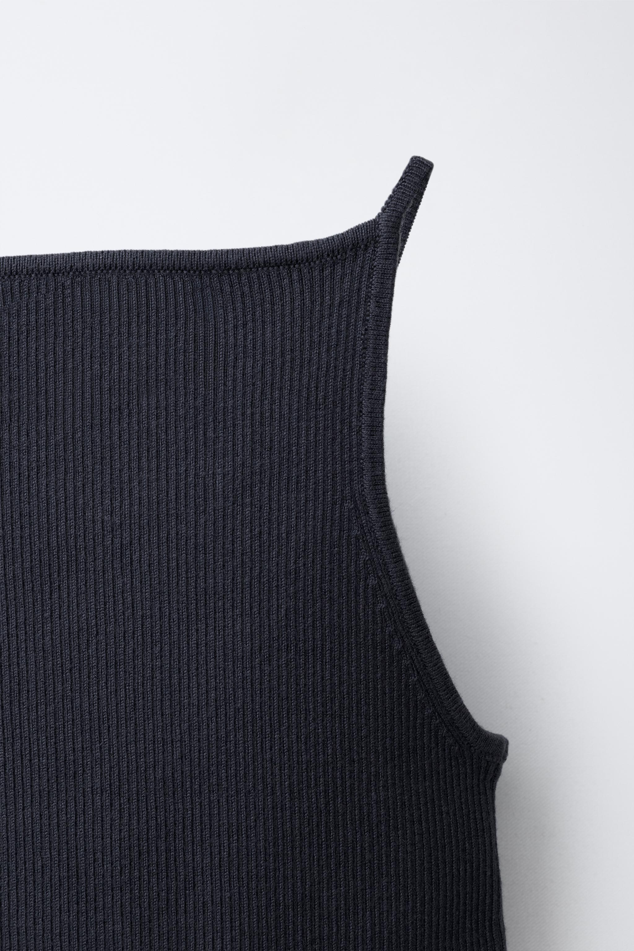 RIBBED KNIT TOP