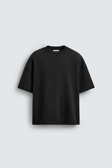 T-SHIRT AVEC PIÈCE ÉTIQUETTE - Noir de Zara
