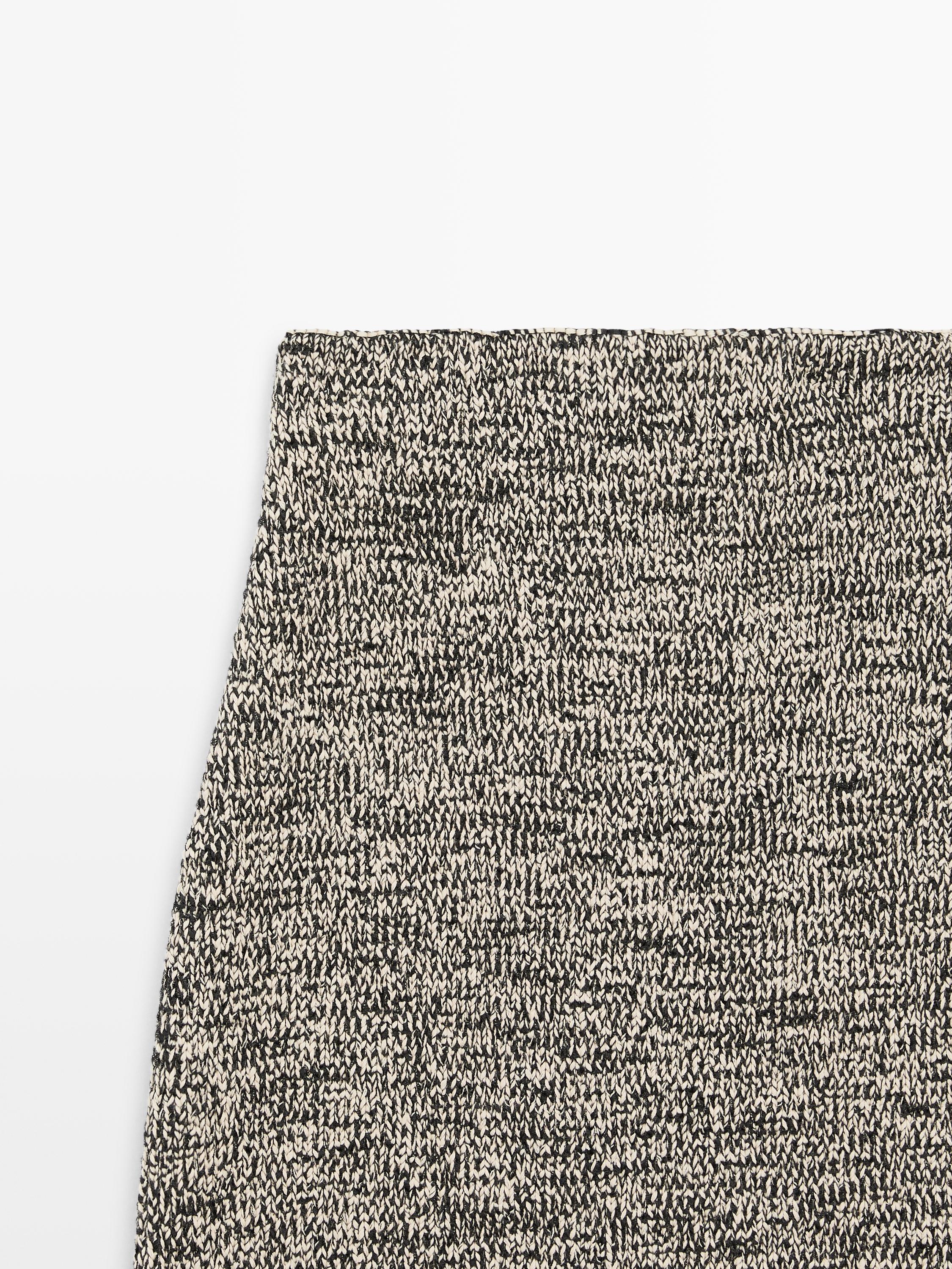 Total look knit skirt with fringing