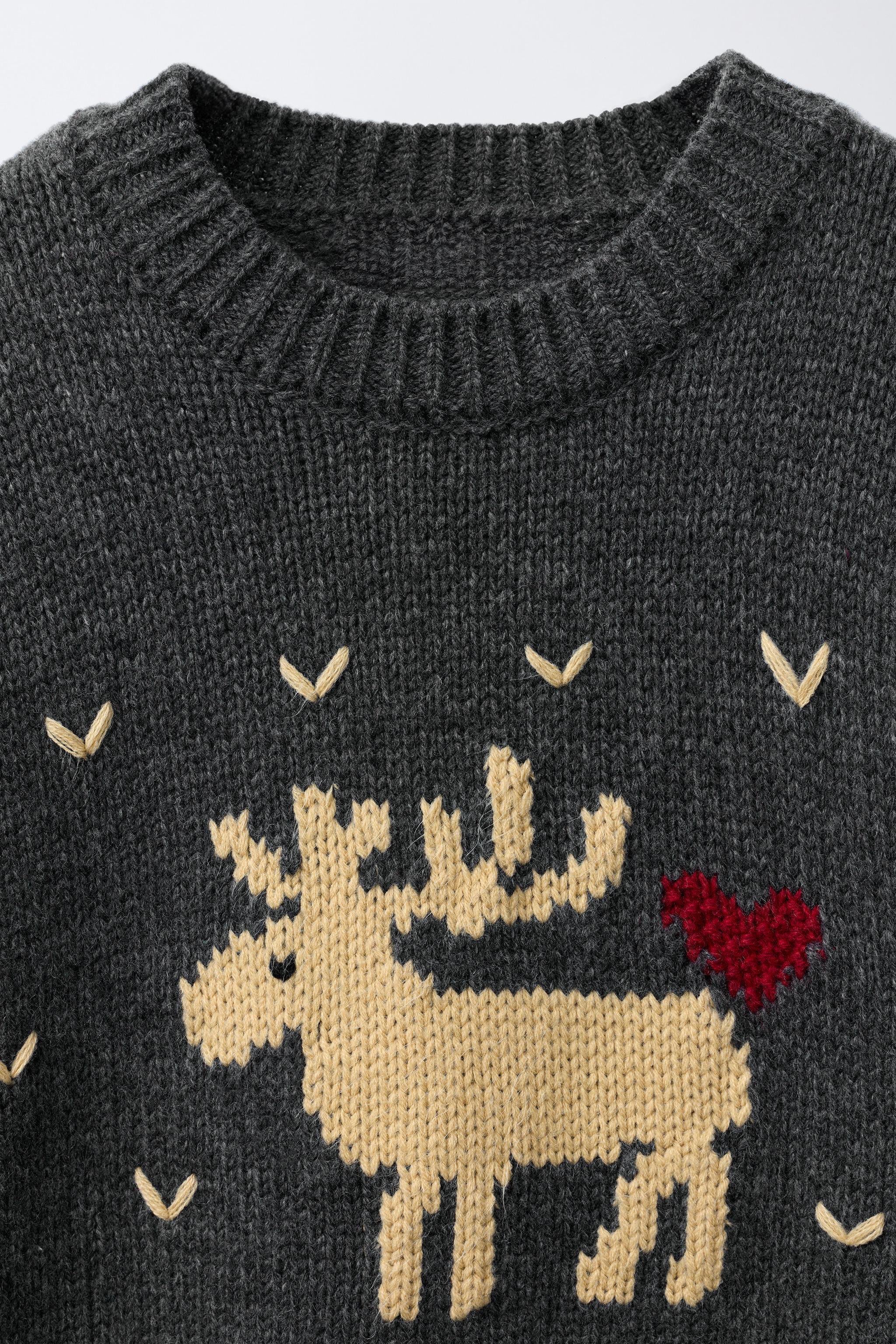 AGES 7-12/ WOOL BLEND KNIT JUMPER WITH EMBROIDERED REINDEER AND HEARTS