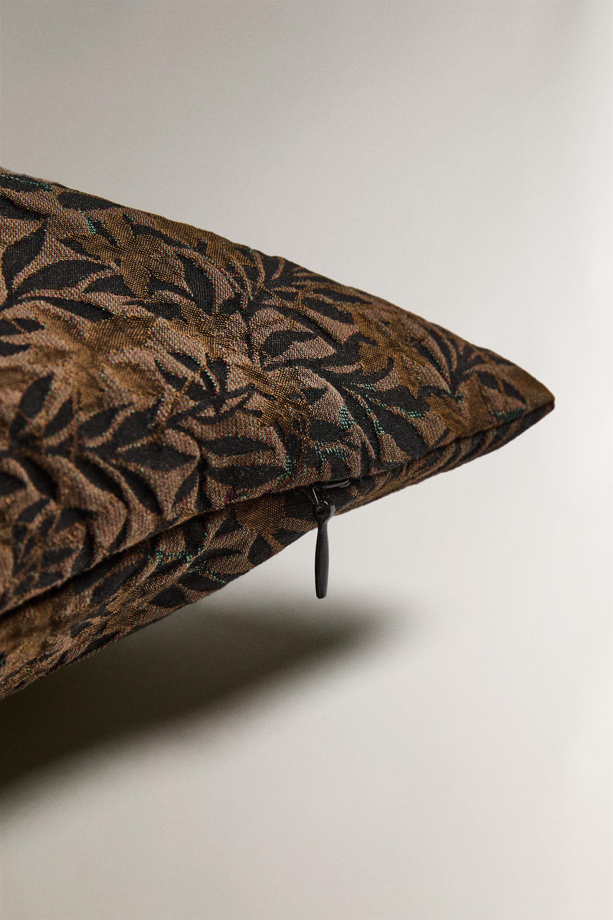 FLORAL CUSHION COVER