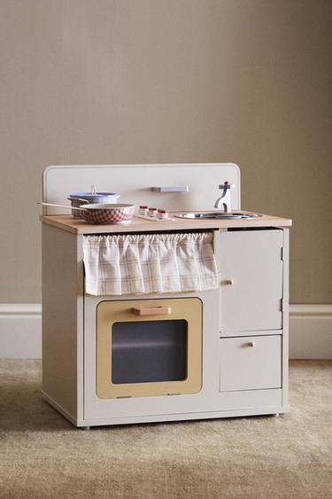 KIDS' WOODEN PLAY KITCHEN - Cream by Zara