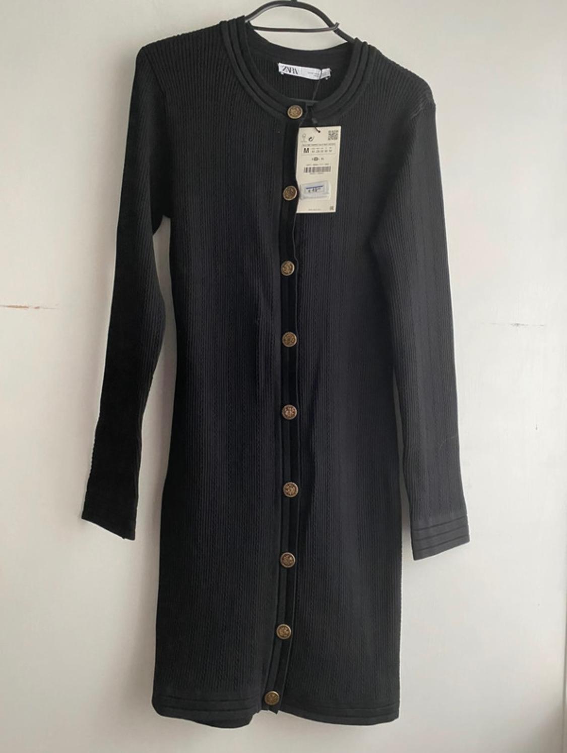 KNIT DRESS WITH GOLD BUTTONS