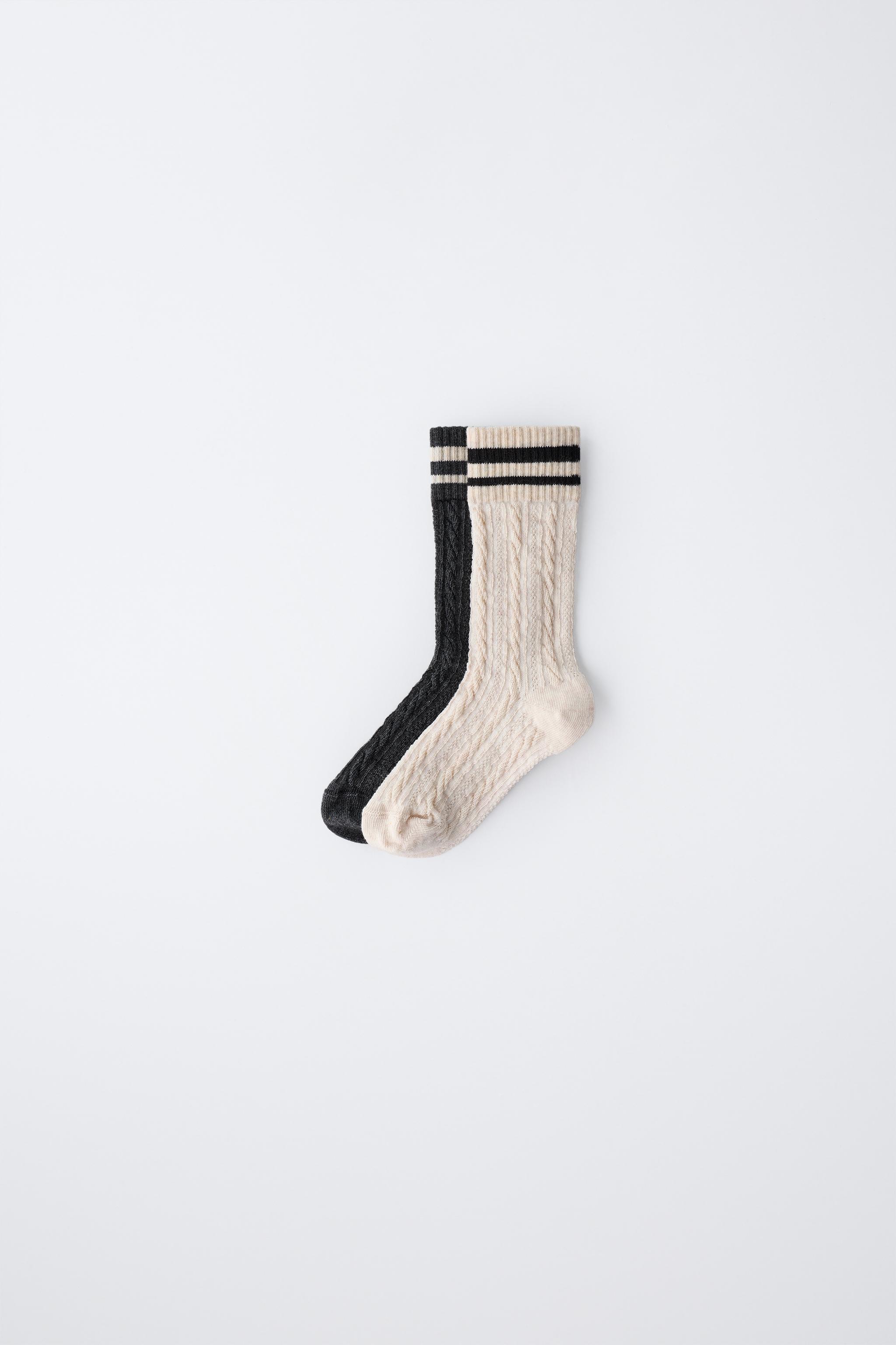 TWO-PACK OF STRIPED STRUCTURE KNEE SOCKS