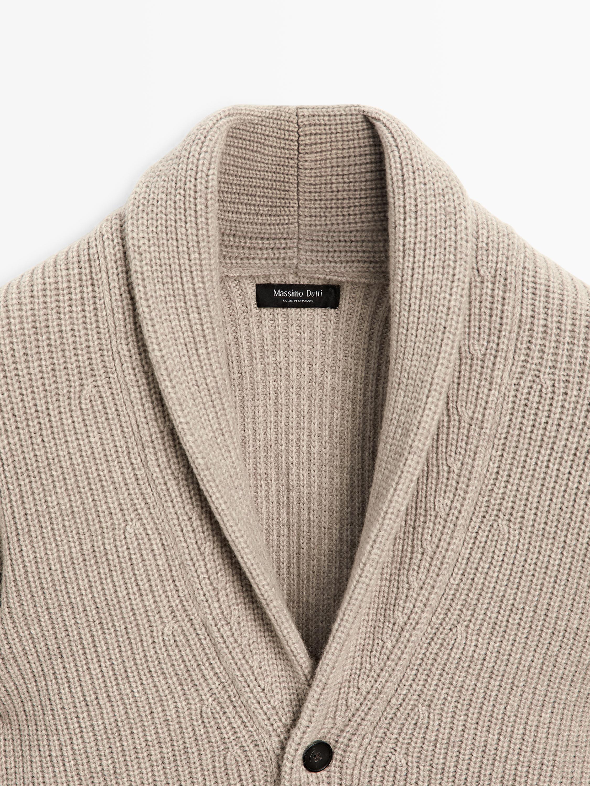 Collared knit cardigan