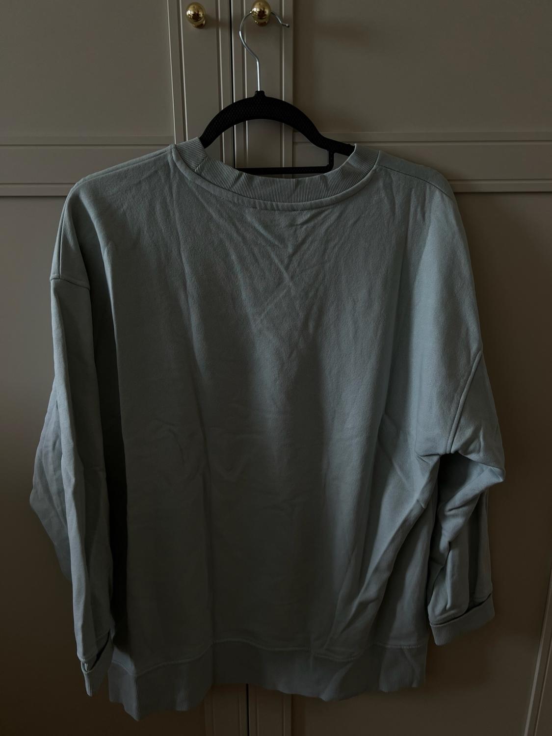 OVERSIZED SWEATSHIRT - Image 2
