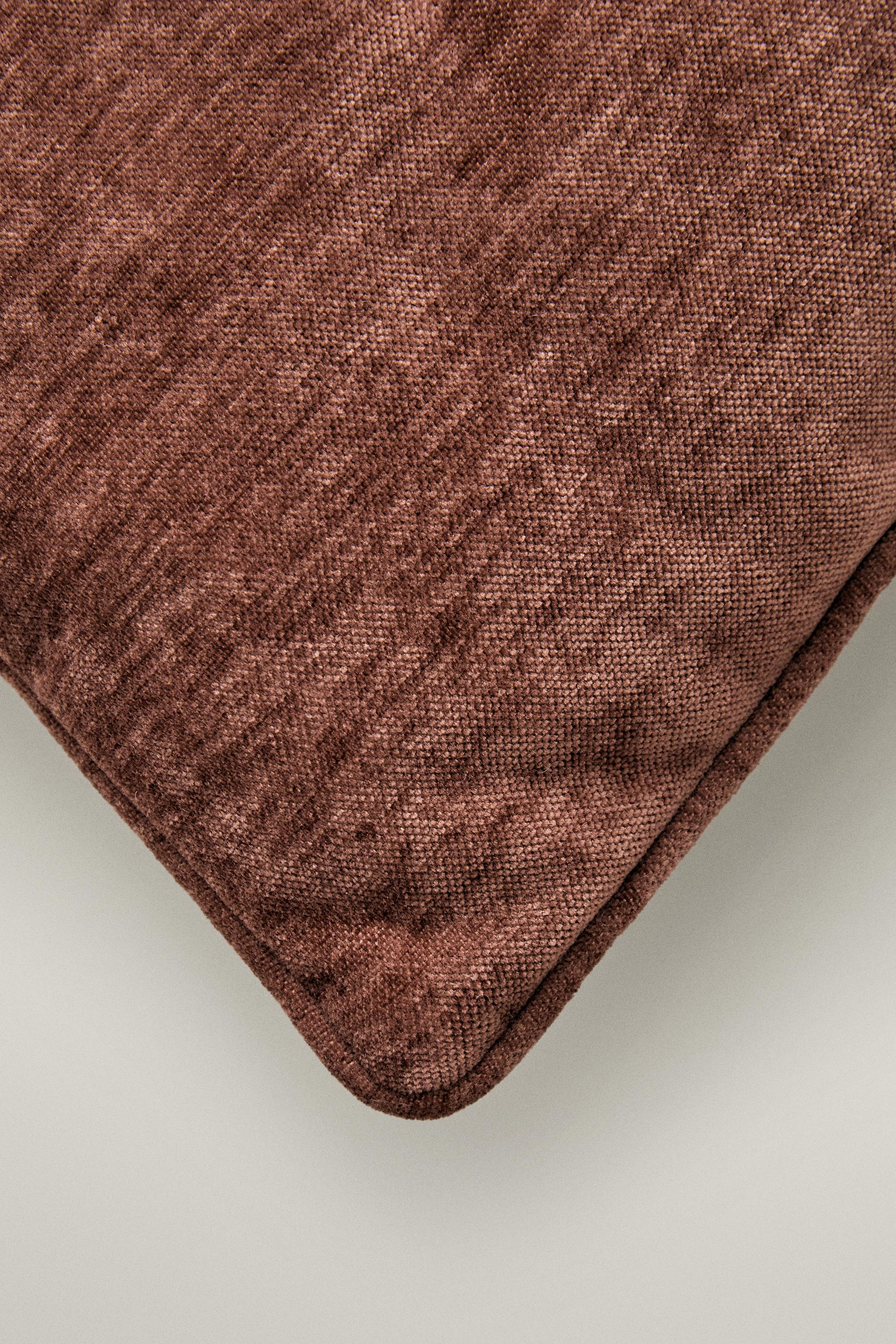 CHENILLE PIPING SEAT CUSHION
