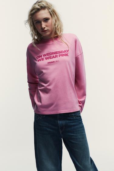 تيشرت MEANGIRLS™ بأكمام طويلة - وردي الخاص بـ Zara