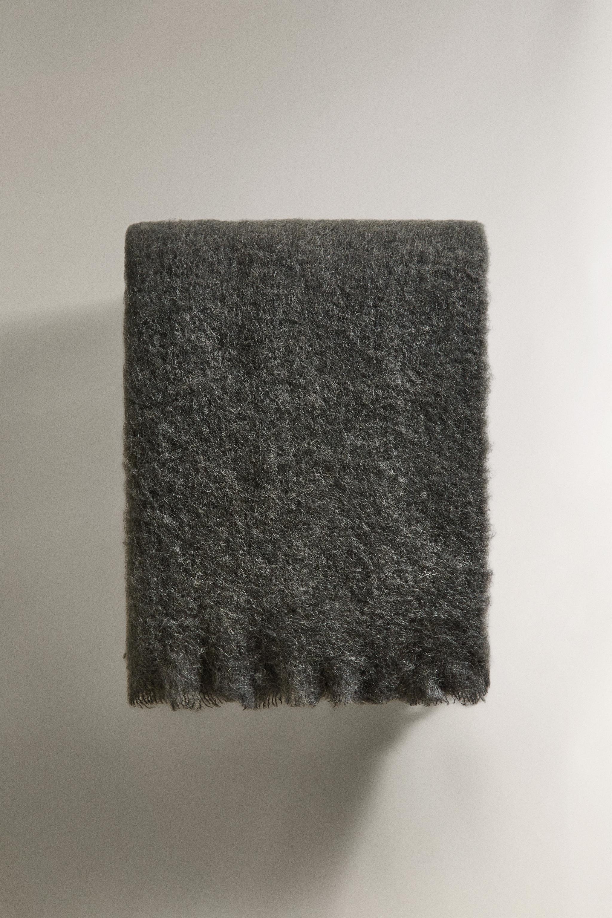 WOOL BLANKET