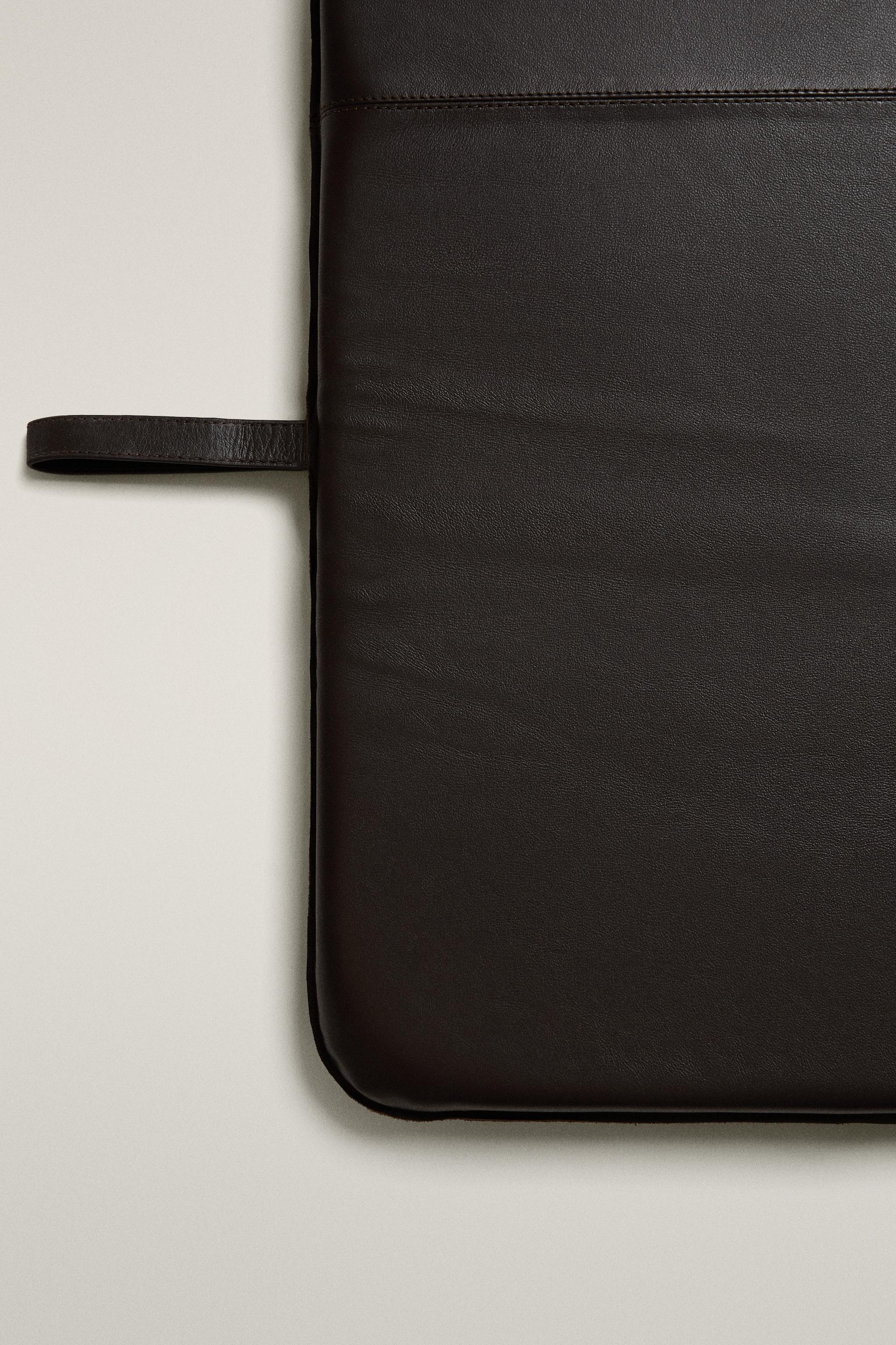 LEATHER SPORTS MAT